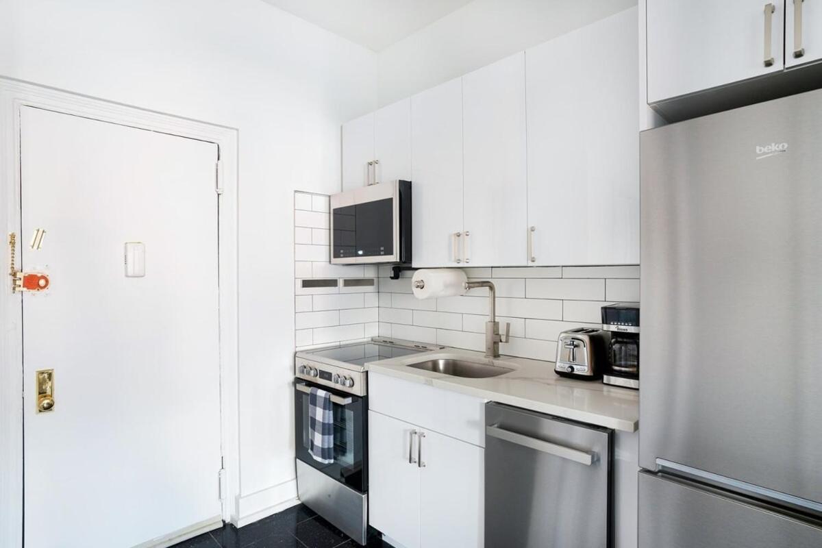 شقة 444-5C Newly Renovated Studio Midtown West W&D نيو يورك المظهر الخارجي الصورة